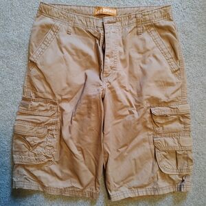 Lee Cargo Shorts in Tan
